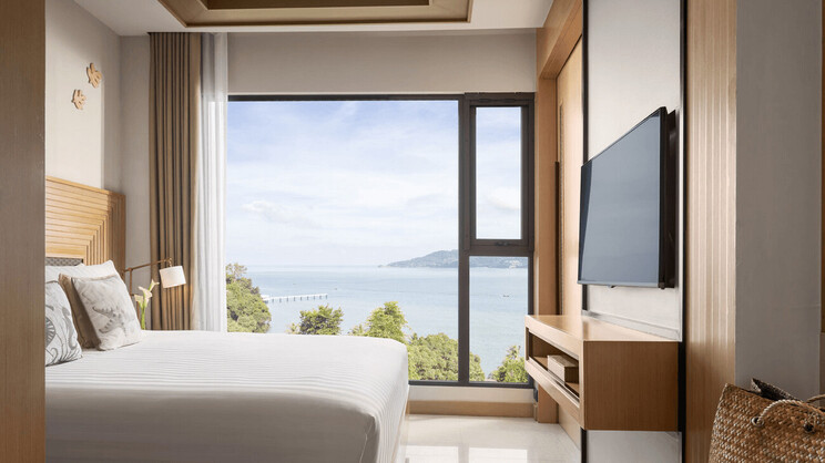 One Bedroom Suite Ocean Coral Lounge 